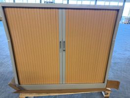 Rollladenschrank / Büroschrank mit Schloss