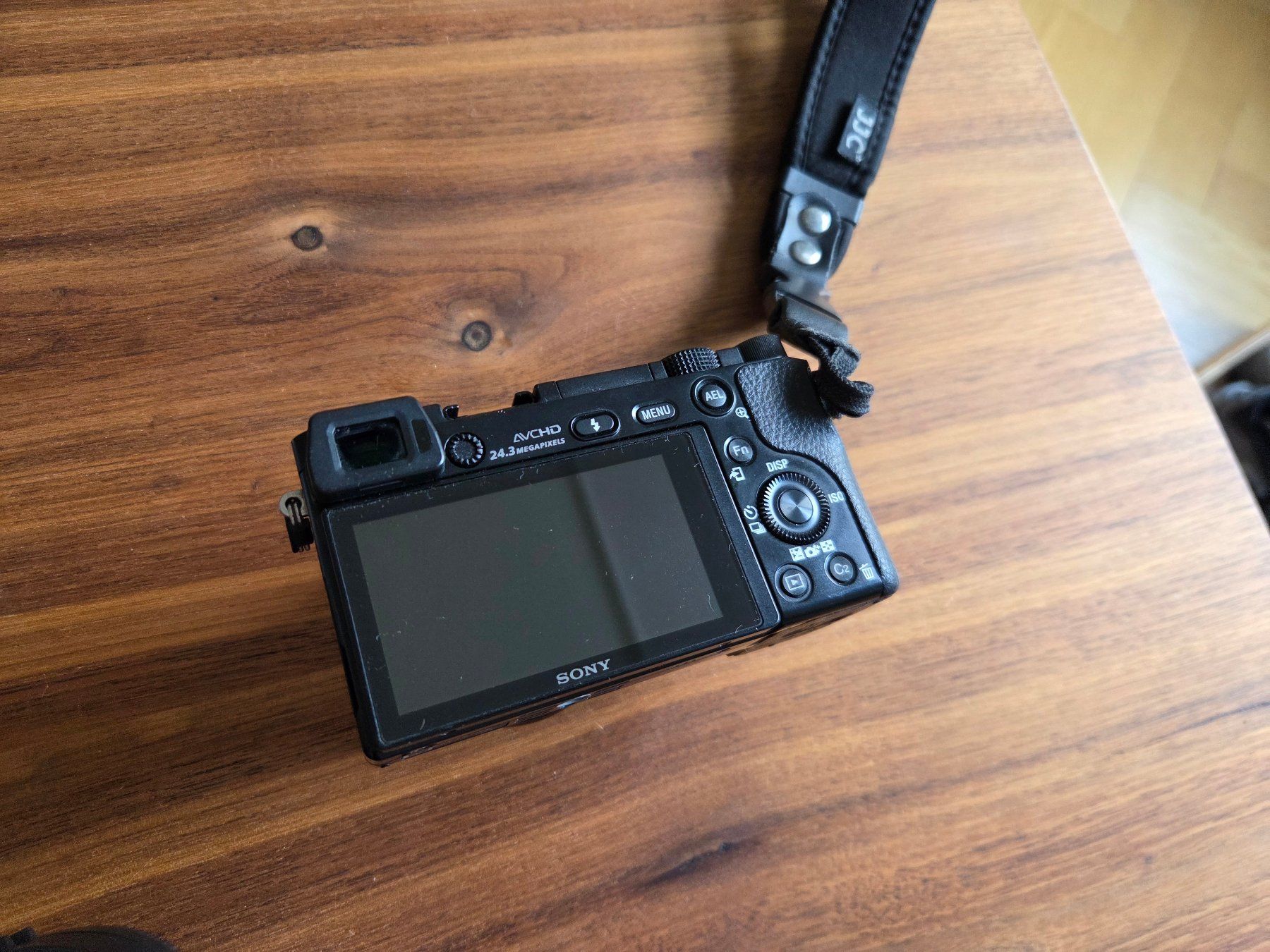 Sony Fotocamera: Sony Alpha 6000 mit Zubehör – Usato da Basel venduto da schwoob 8