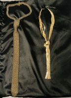2 colliers de type cravate de chez Zara 