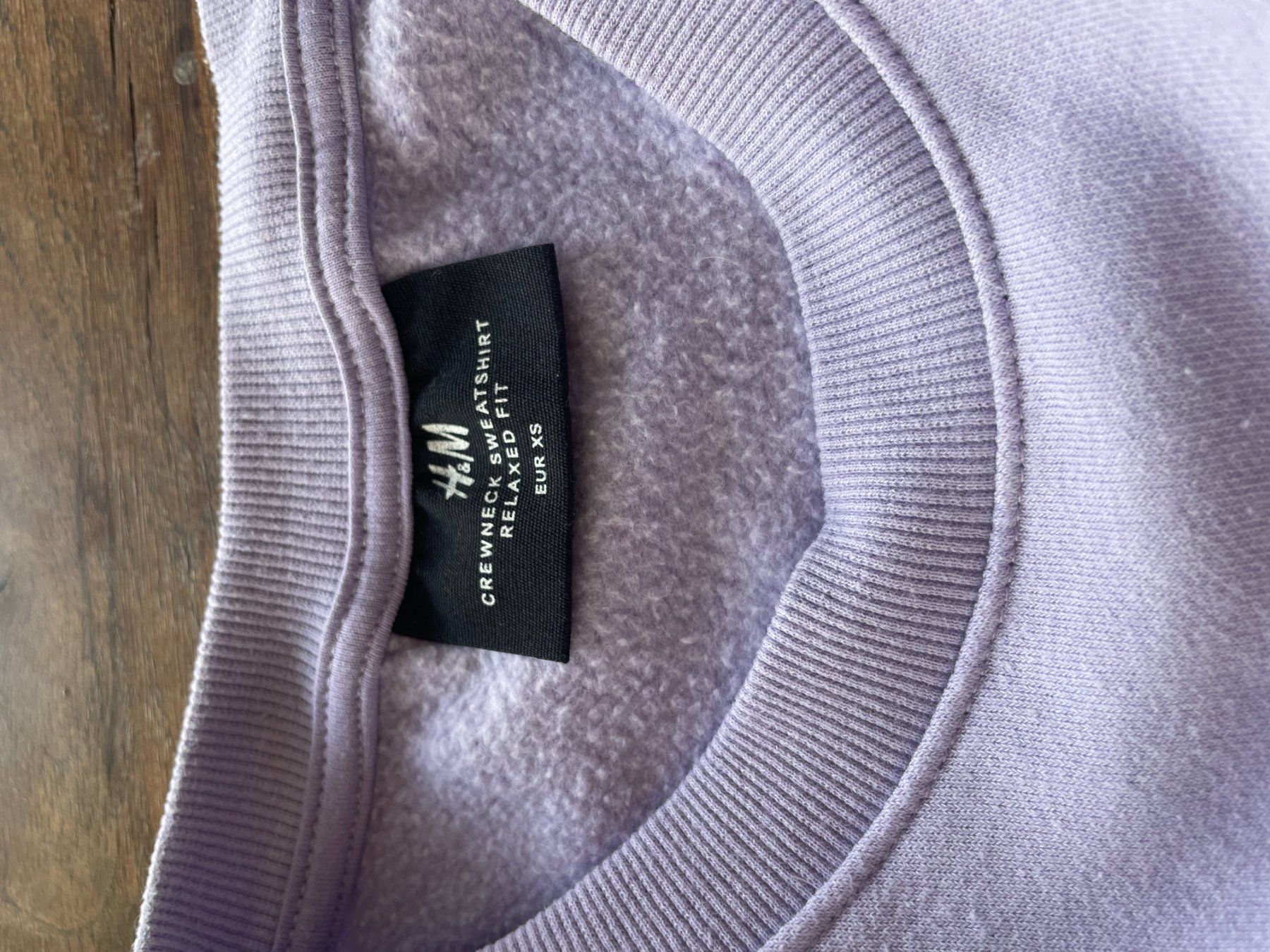 H&M Pullover & Sweatshirts: Sweat femme mauve – Gebraucht aus Grand-Lancy von hip_2rbd 2
