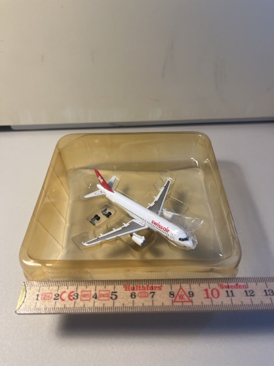 Swissair Kit di modellismo & Modellini statici: Flugzeugmodell Swissair A320-214 – Nuovo e nell'imballaggio originale da Zürich venduto da du_bois 4