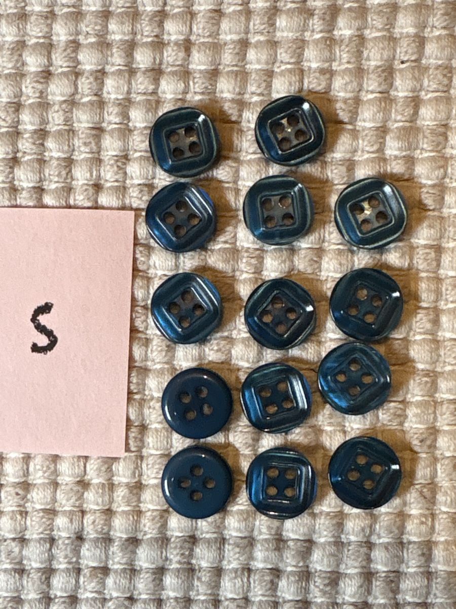 Bottoni: 14 Kunststoff Knöpfe Blau – Nuovo (secondo la descrizione) da Rümlang venduto da BoutiqueMonique16