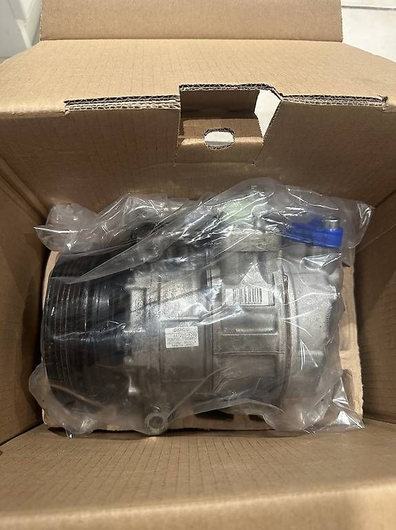 Porsche Tutti pezzi di ricambio auto: Porsche 997 Turbo Klimakompressor – Usato da Brünisried venduto da Elektra08