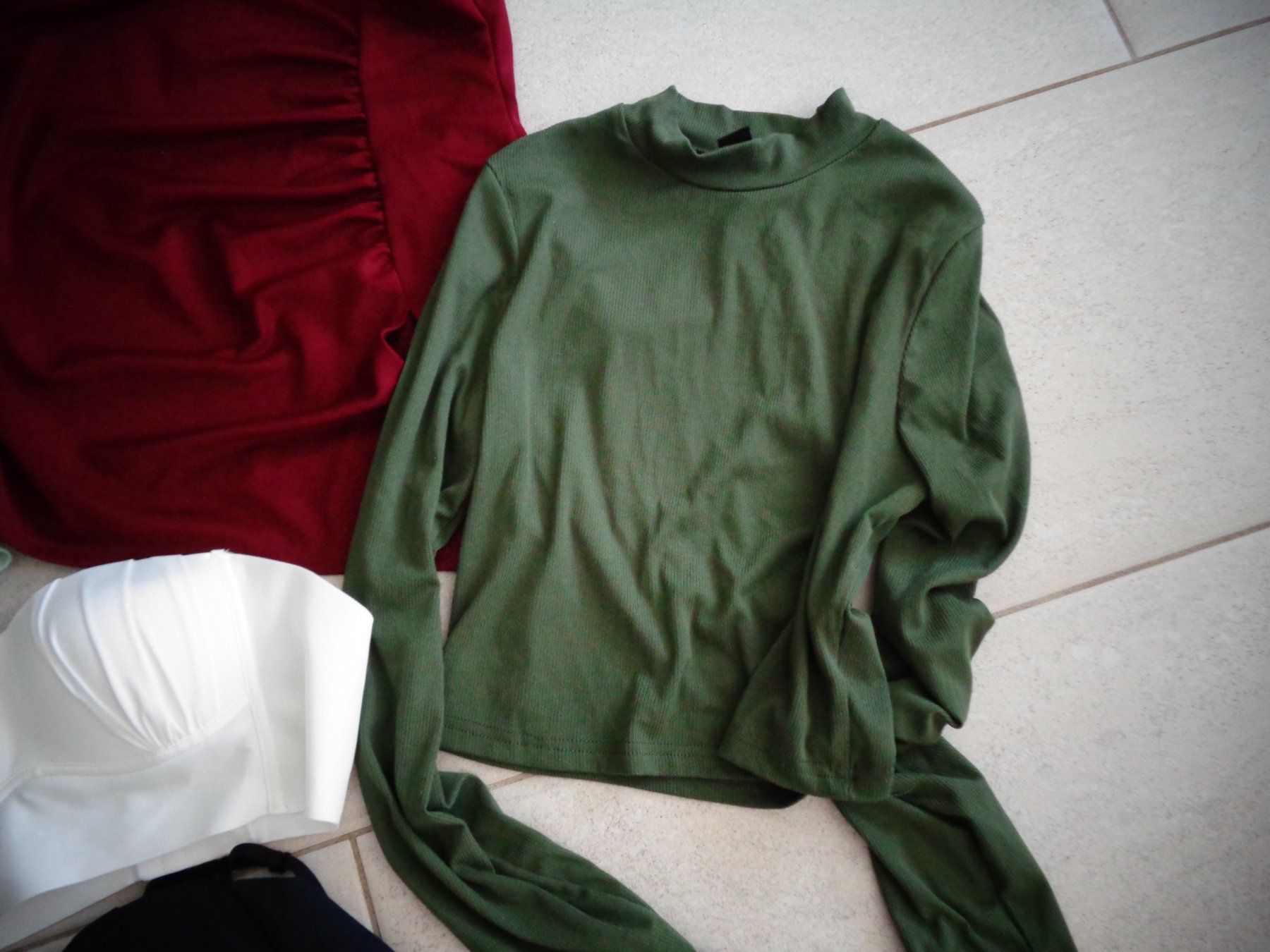 Lotti di vestiti: KLEIDER PAKET GR.L BH 85 B – Usato da Rotkreuz venduto da Samballi 3