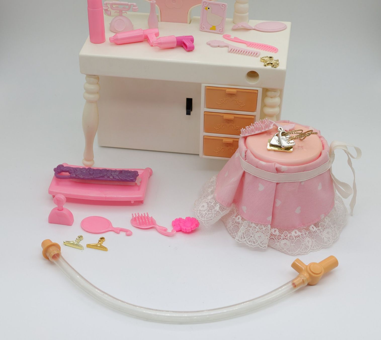 Barbie Case e mobili per bambole: Mattel Barbie Frisierkommode – Usato da Volketswil venduto da brockipfannenstil 3