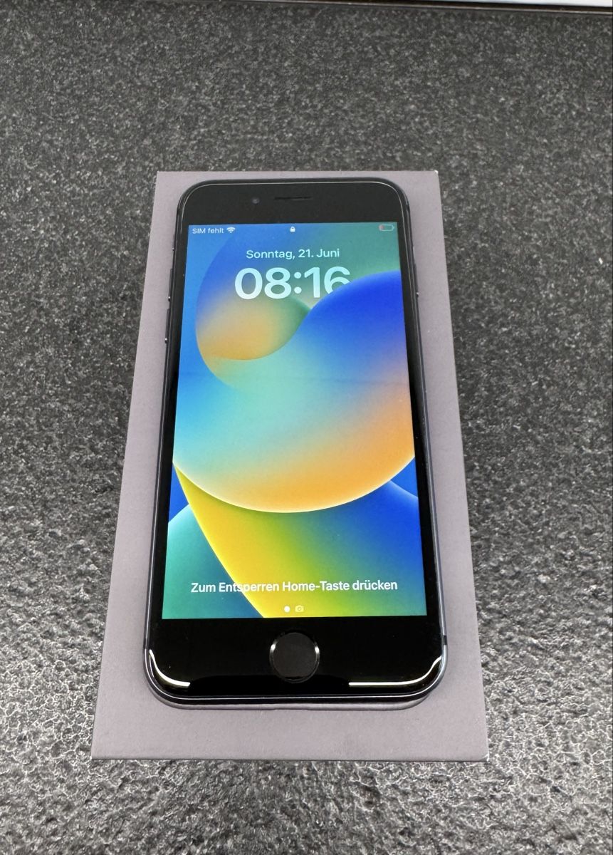 Apple Portables: iPhone 8 64GB Space Grey – D'occasion à Bern par dingodachs