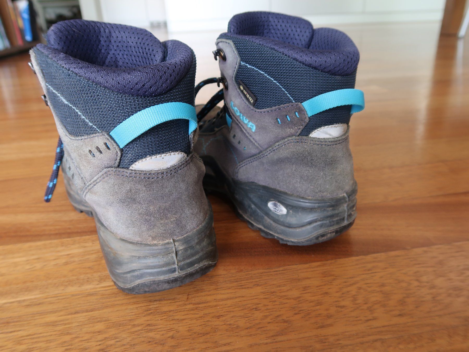 Lowa Scarpe per ragazzi: Wanderschuhe Lowa, Grösse 38, dunkelgrau – Usato da Wangen ZH venduto da Baltis01 3