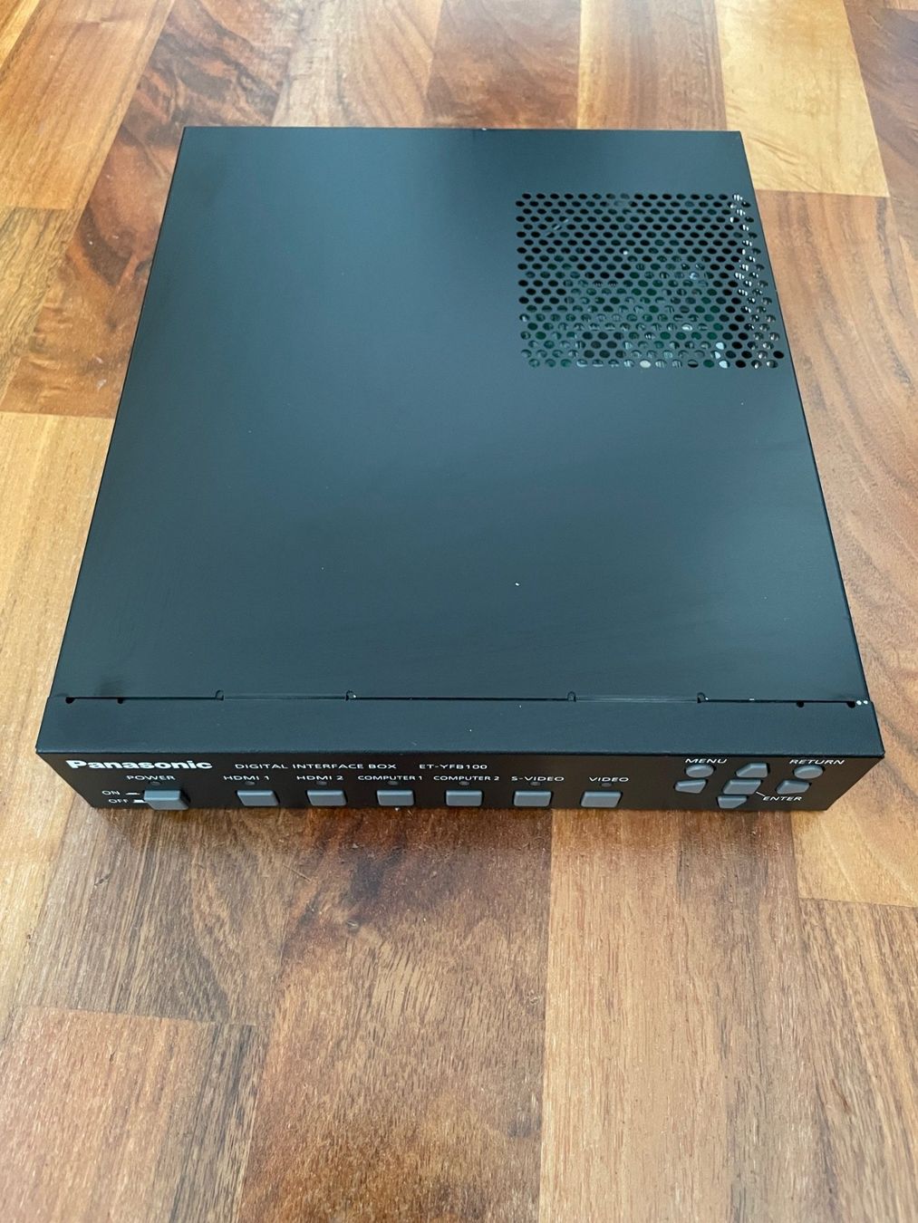 Panasonic Proiettori: Panasonic Digital Interface Box ET-YFB100G – Usato da Schötz venduto da Tech_Shop
