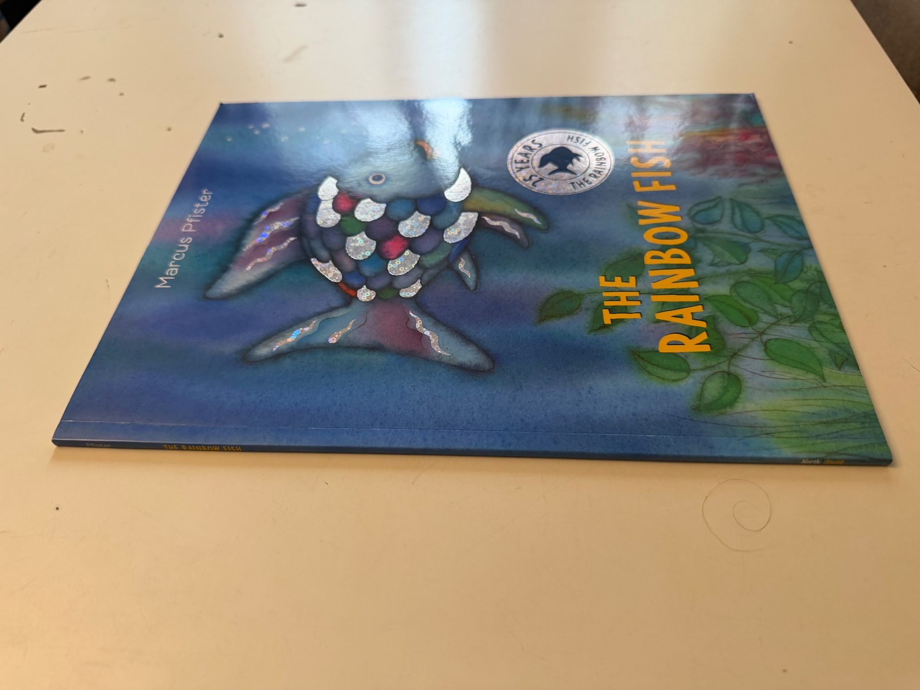 Libri: THe RAINBOW FISH - Marcus Pfister - Softcover – Usato da Münsingen venduto da Ganjam 1