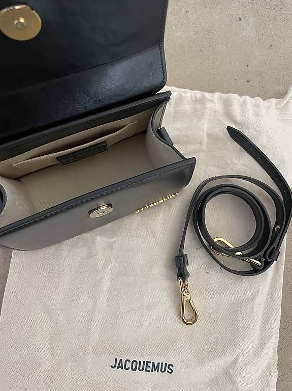 Jacquemus Borse da donna: Jacquemus Le Chiquito Medium Schwarz – Usato da Zürich venduto da charnie 1