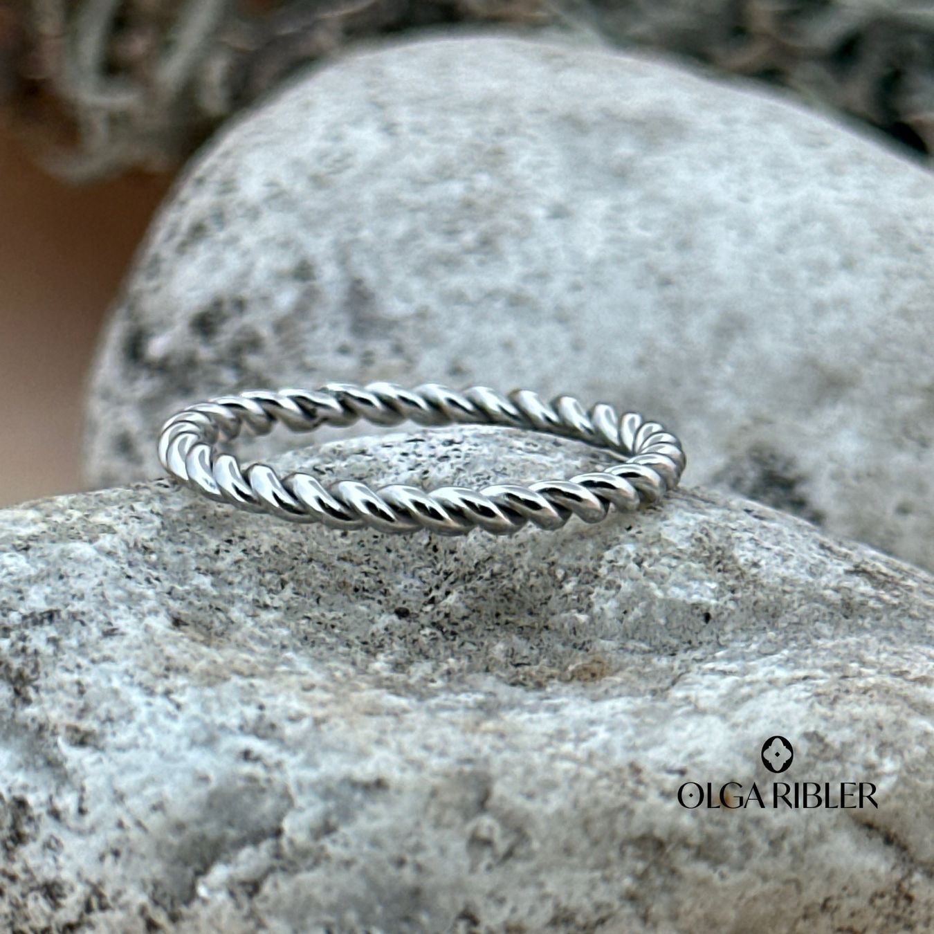 Olga Ribler Ringe: Edelstahl Twist Ring Ringgrösse 52 – Neu (gemäss Beschreibung) aus Luzern von Schmuckoutlet