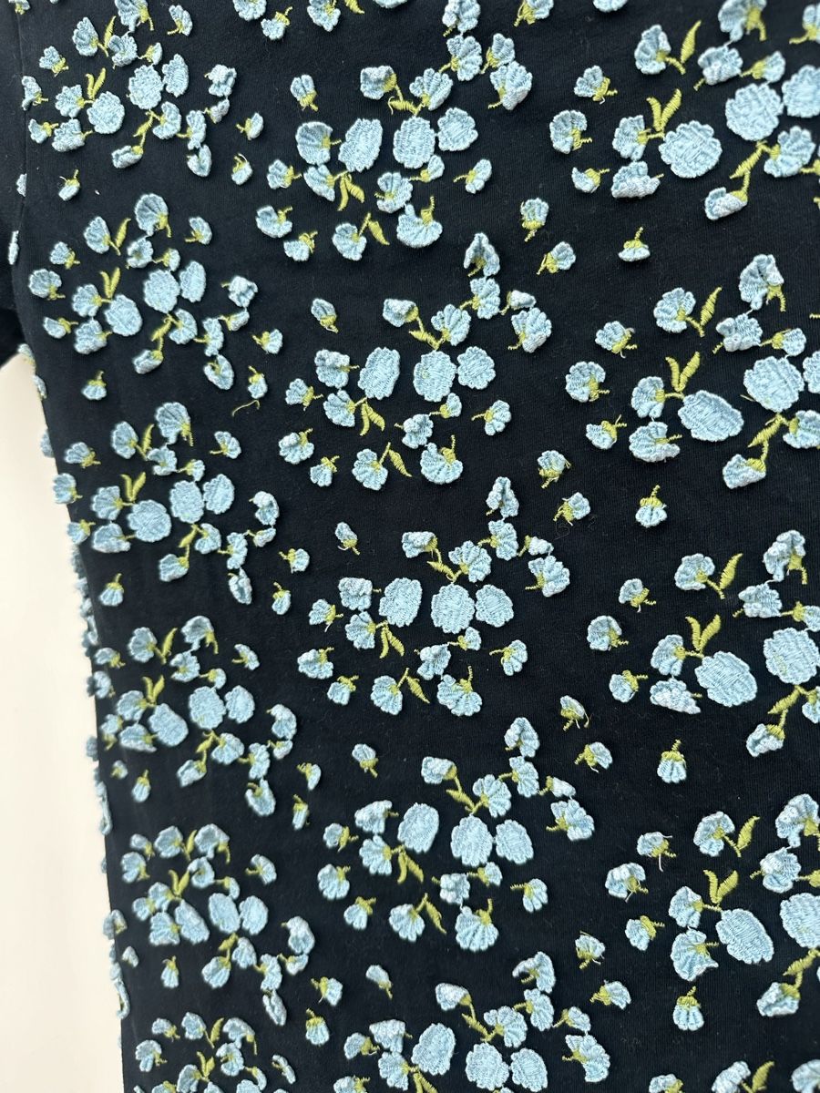 Prada Top: Prada blue floral embroidered tshirt (S) – Usato da St. Niklausen LU venduto da lau_259n 1