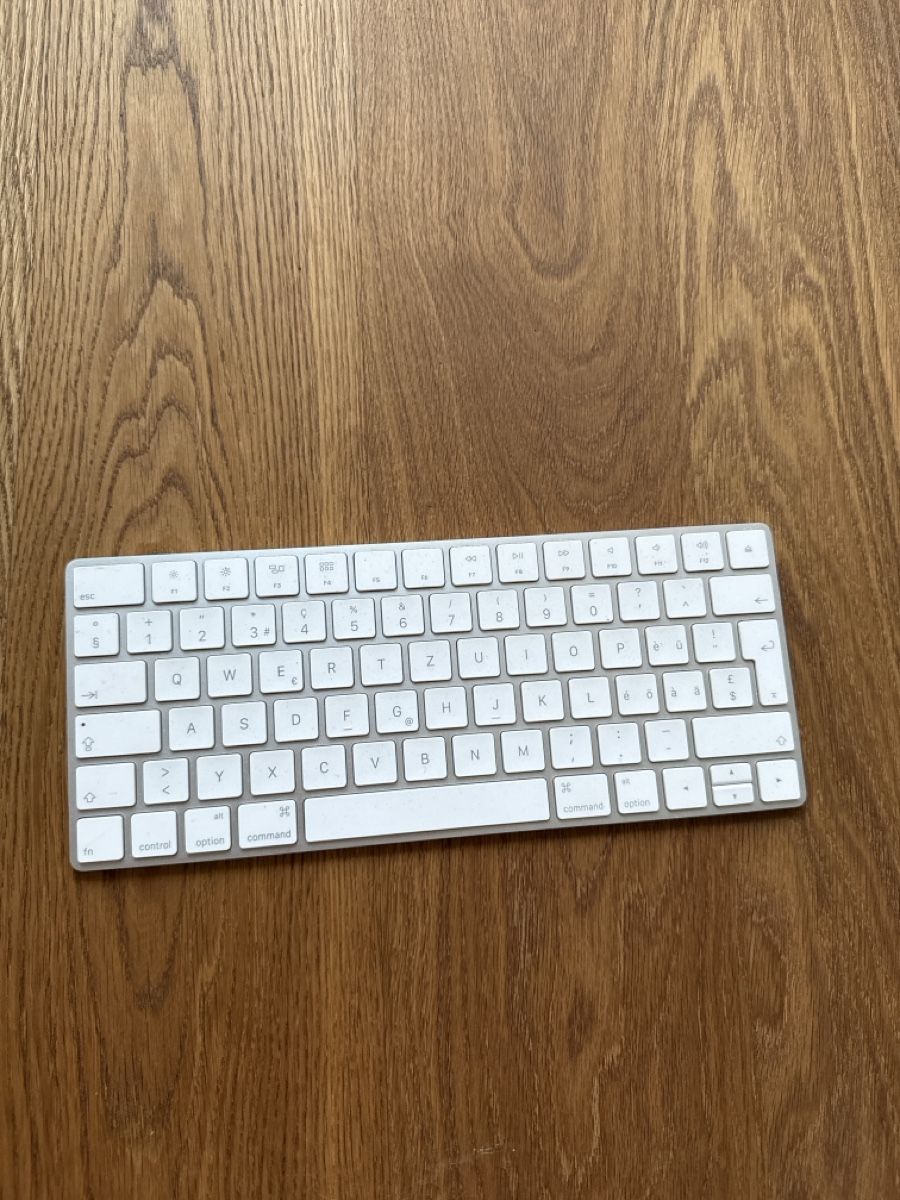 Apple Tastiere: Apple Magic Keyboard 1. Gen – Usato da Zürich venduto da dar_k5h2 1
