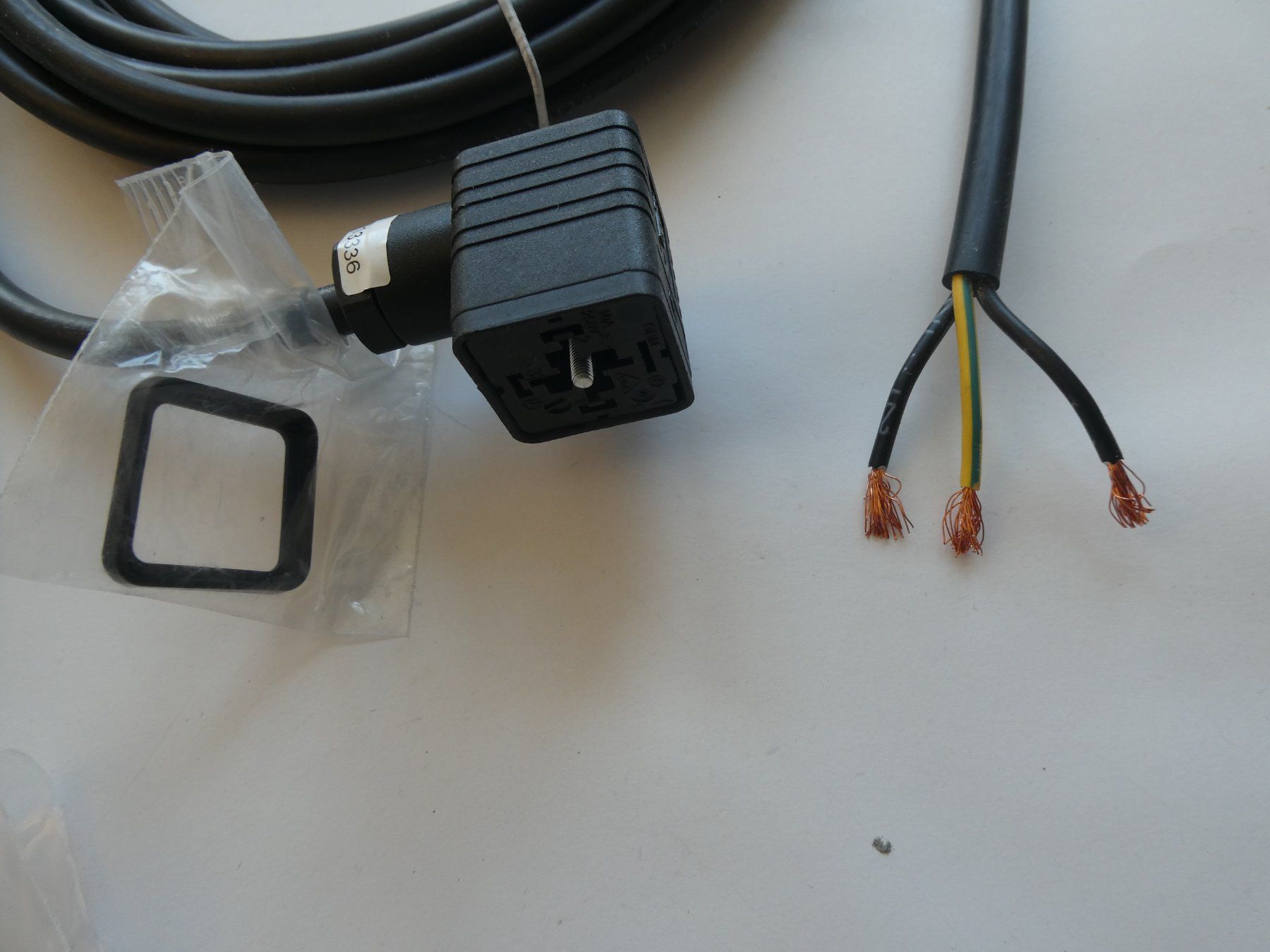 Igus Cavi: IGUS Kabel 3x1,5mm² – Nuovo (secondo la descrizione) da Fulenbach venduto da Hach0 2