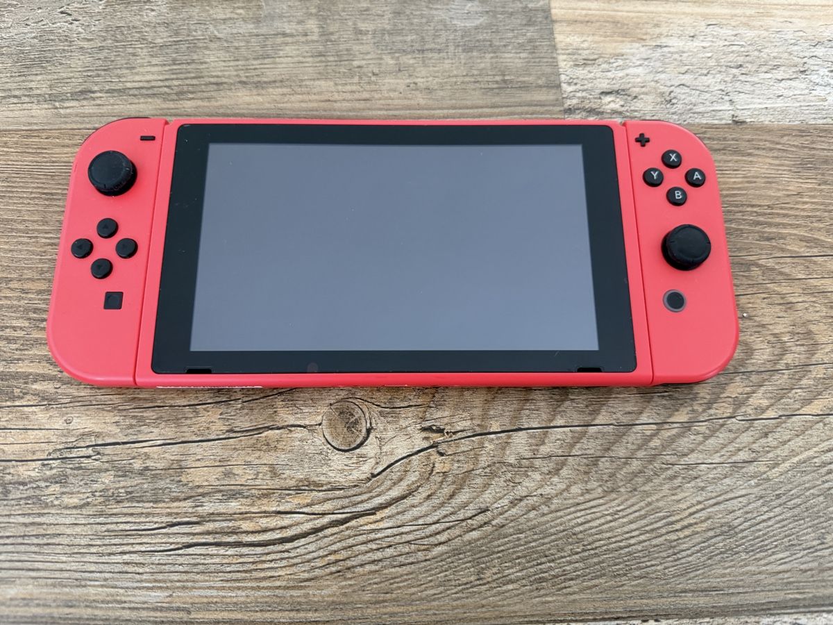 Nintendo Konsolen: Nintendo Switch Konsole - mit ProController und Case - TOP! – Gebraucht aus Widnau von alex.schmitter