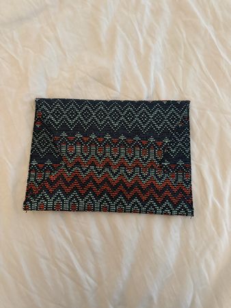 Mango Clutch mit Muster – ideal für den Sommer!
