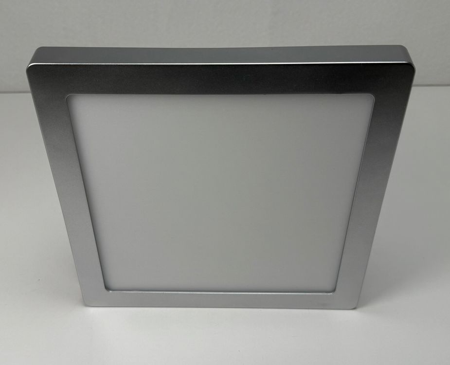 Lustres & lampes de plafonds: LED Deckenleuchte Panel Quadrat Silber Alu Look modern st... – D'occasion à Volketswil par Prolectro