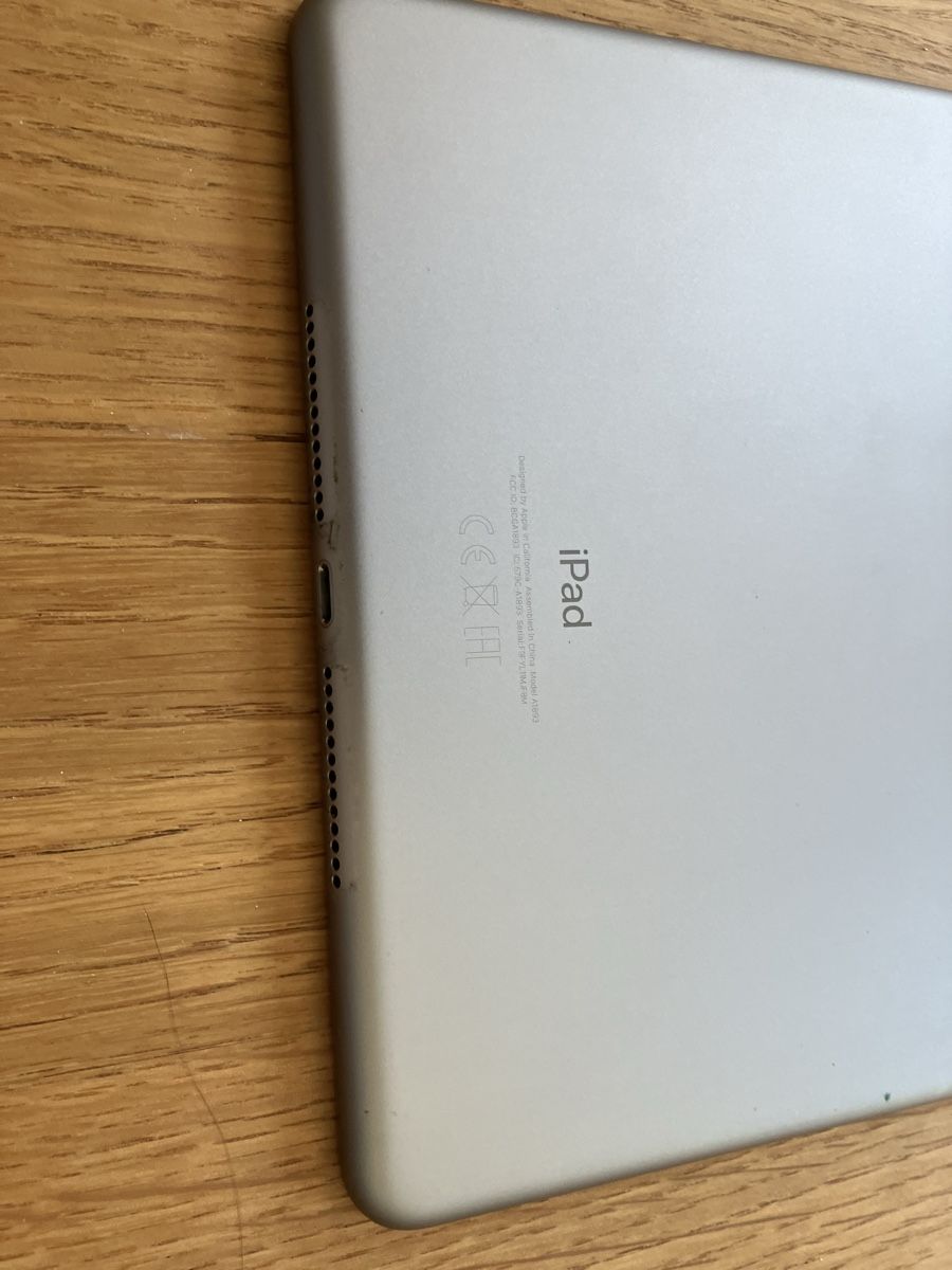 Apple Tablet PC: iPad 9,7“ 128GB – Gebraucht aus Bolligen von Fiftyniner 4