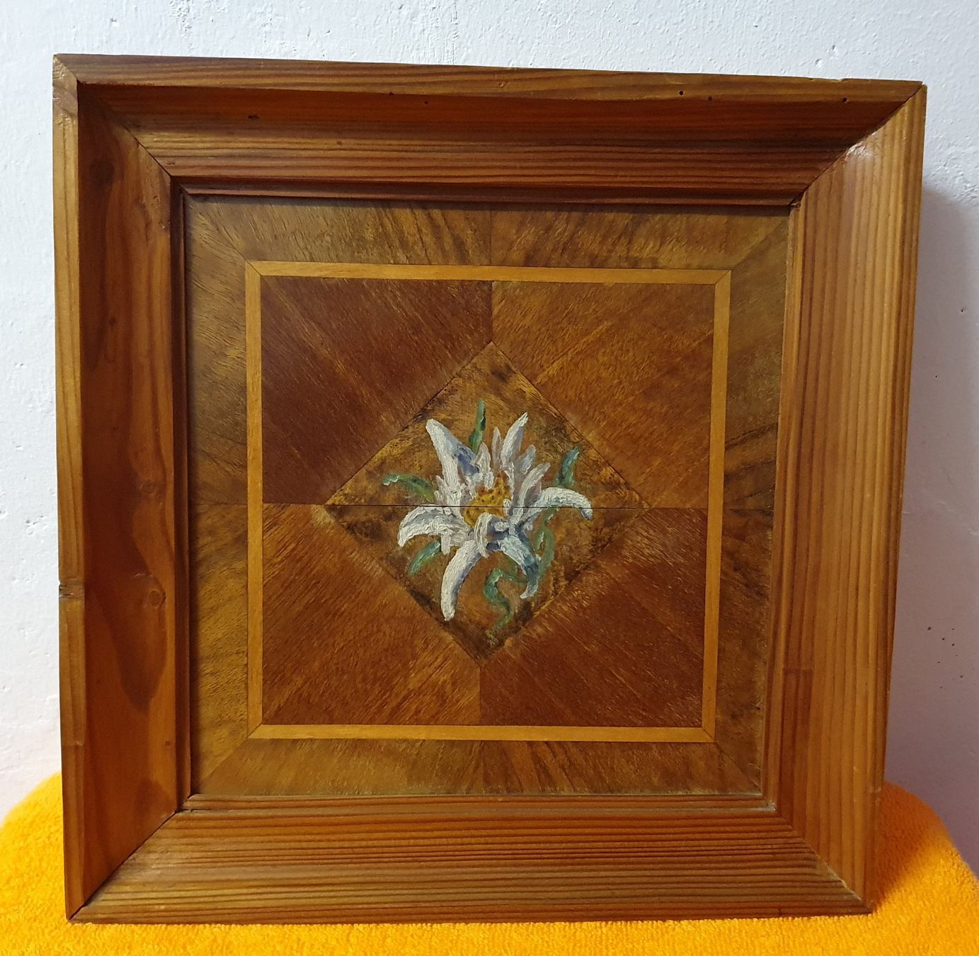 Poster & Bilder: antikes Holz Bild "Edelweiss" – Gebraucht aus Muri AG von spezielle_geschenke