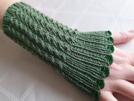Armstulpen / Amedisli / Pulswärmer olivegrün, mit Perlen
