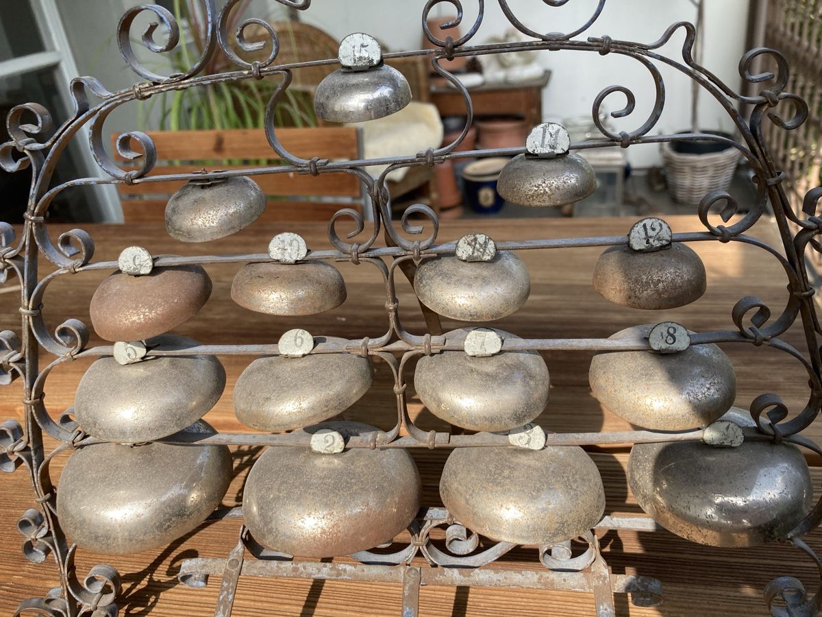 Campanacci mucche: Sehr altes Tisch-Glockenspiel – Usato da St.Gallen venduto da WrigleyCH 4