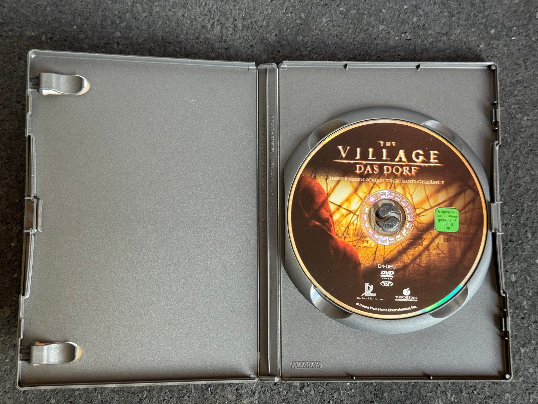 Tutti i DVDs: The Village - Das Dorf DVD DE/EN – Usato da Fribourg venduto da tschjoly 4