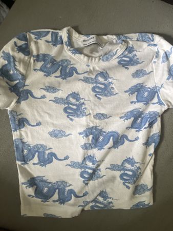 Bershka Dragon Print T-Shirt Weiss/Blau Grösse S Frühling