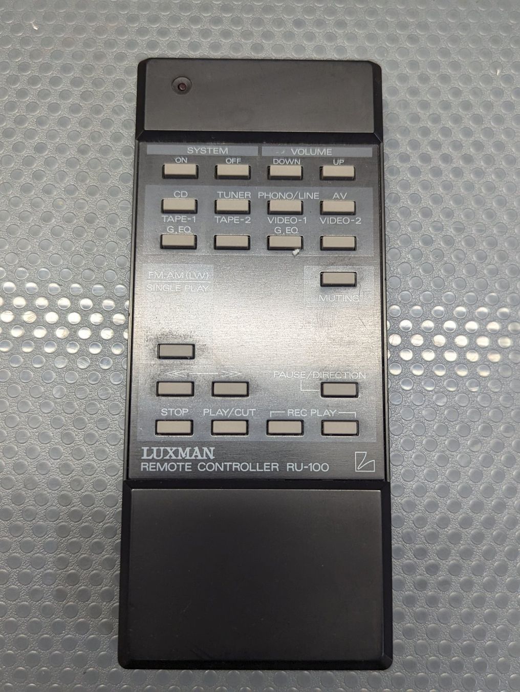 Luxman Telecomandi: LUXMAN  Fernbedienung  RU-100 – Usato da Bern venduto da Stephan110