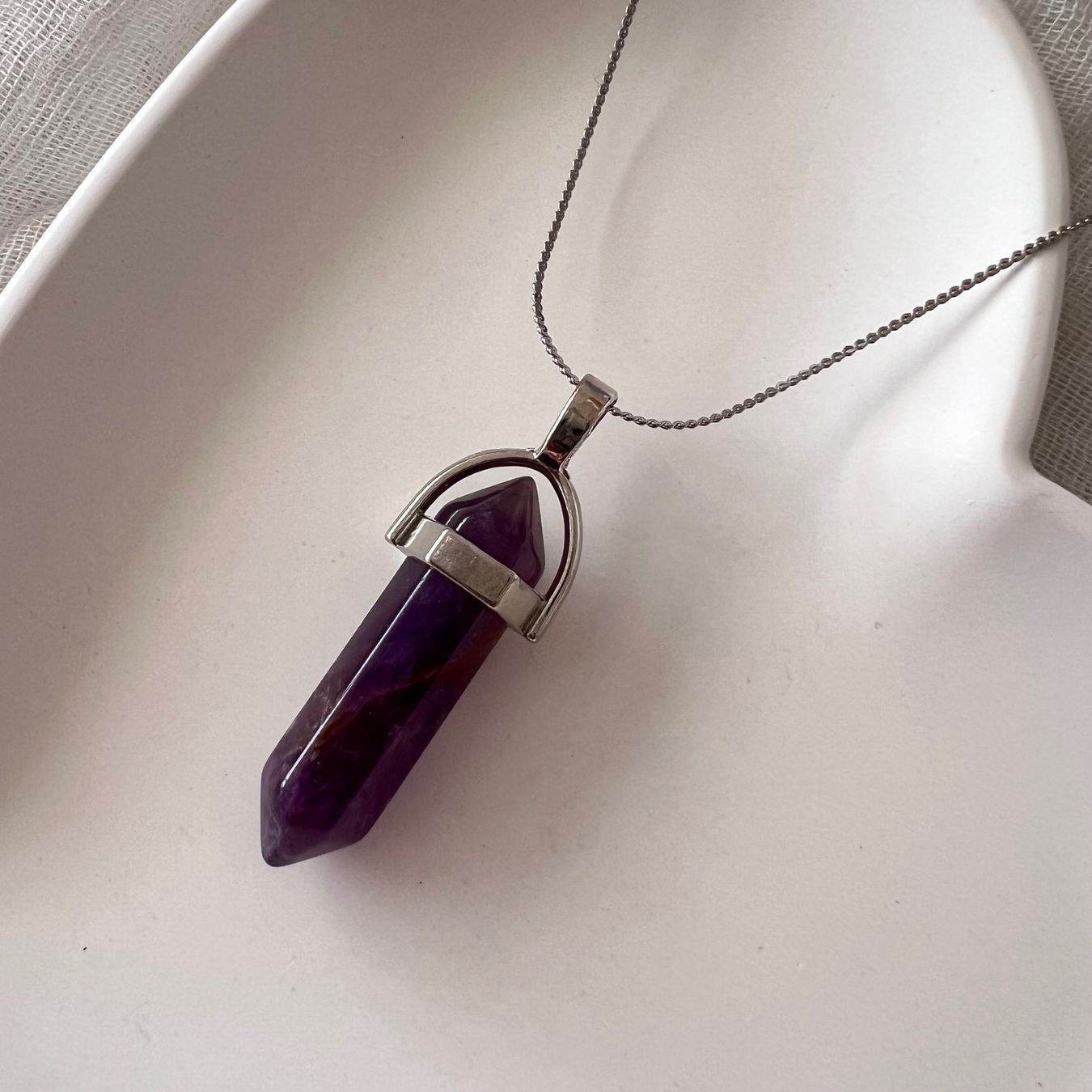 Ciondoli: Pendentif Menhir en améthyste – Nuovo e nell'imballaggio originale da Pully venduto da sunaddict 1