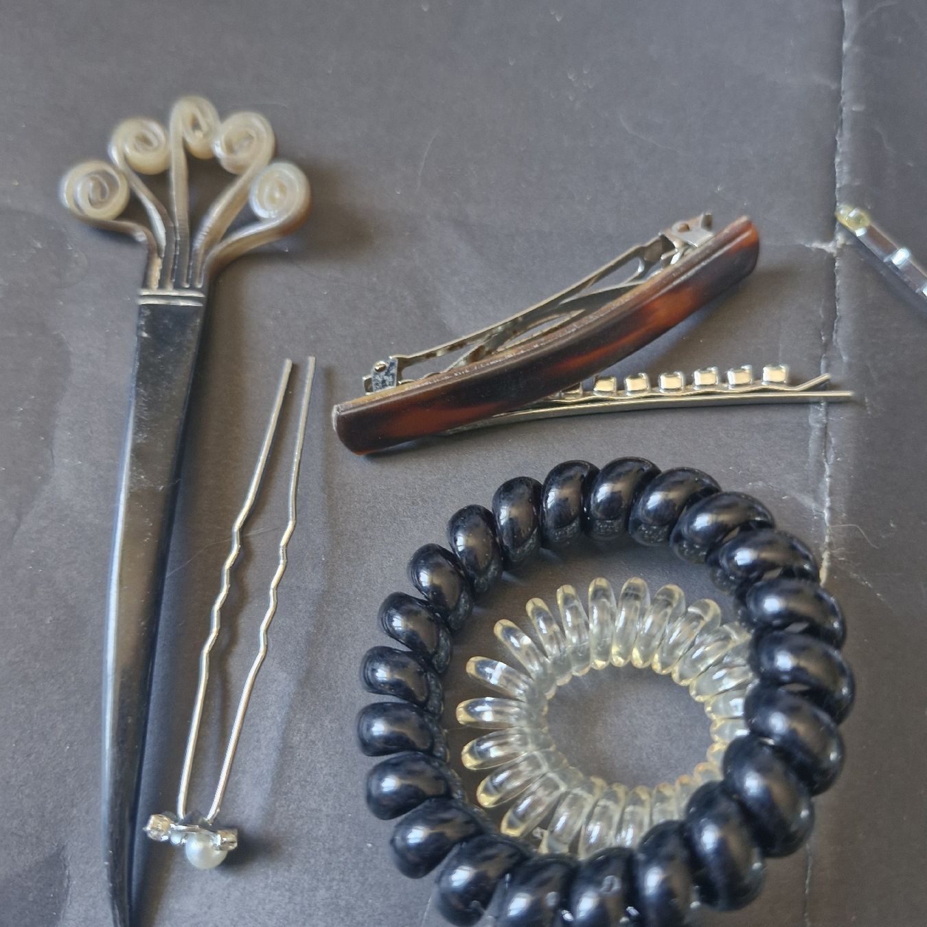 Accessori per capelli: lot d'accessoires pour cheveux  – Usato da Neuchâtel venduto da yas_zdb7 2