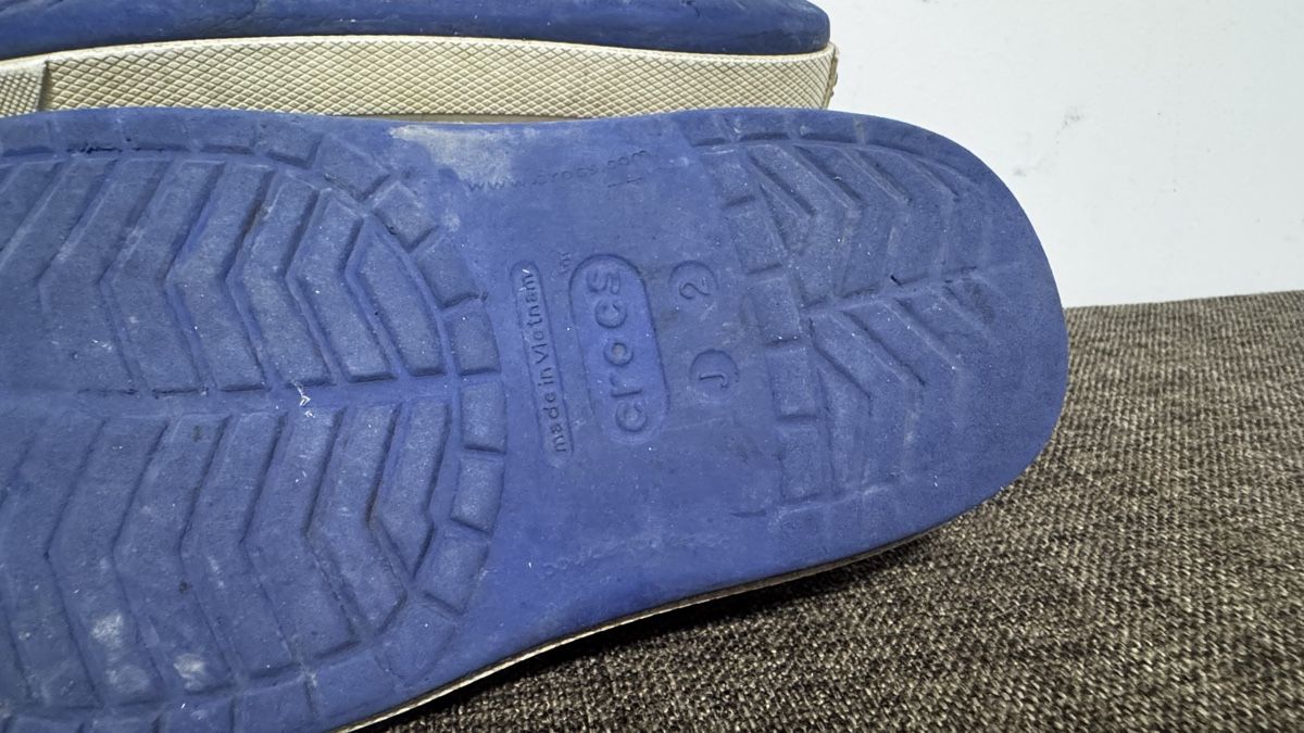 Crocs Scarpe per ragazzi: Crocs Kinder Clogs, Gr. J2 – Usato da Genthod venduto da Tidus04 3