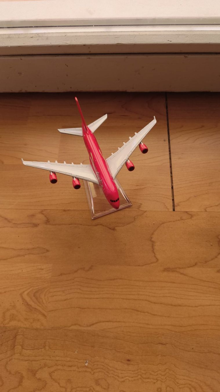 Kit di modellismo & Modellini statici: ein kleines modell flugzeug mit ständer – Usato da Itingen venduto da ema_cnr8