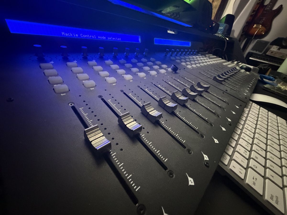 Icon Console di mixaggio: Icon qcon pro G2 + Ex – Usato da Corbeyrier venduto da ant_2r6l
