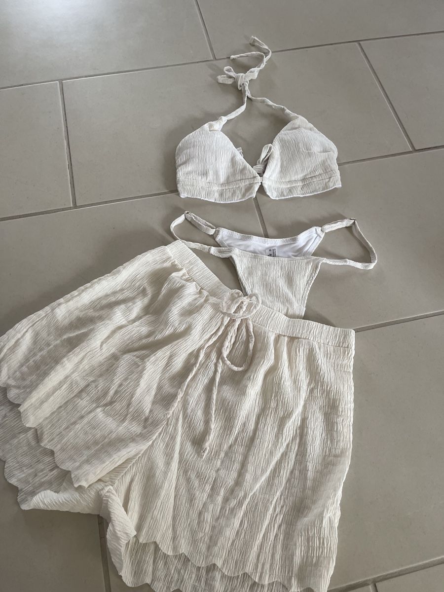 Badekleider & Bikinis: Bikini Set 3 teilig inkl. passende Hose Gr S – Neu und originalverpackt aus Bassersdorf von Sandy456