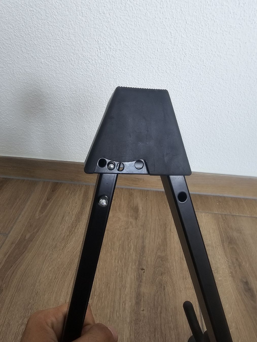 Altro in Decorazioni & Accessori: Gitarrenständer - König und Meyer, klappbar – Nuovo (secondo la descrizione) da Dottikon venduto da b-brain 1