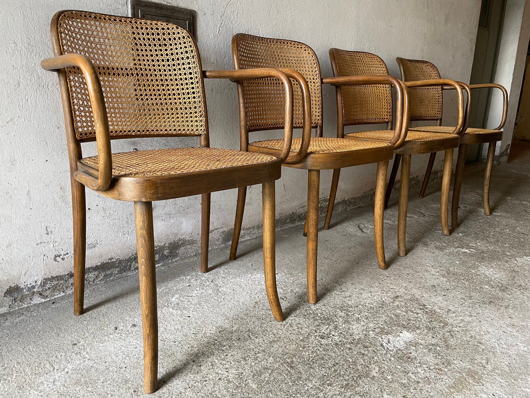 Thonet Sedie: Thonet Stühle 4 Stück – Usato da Luzern venduto da mintcar