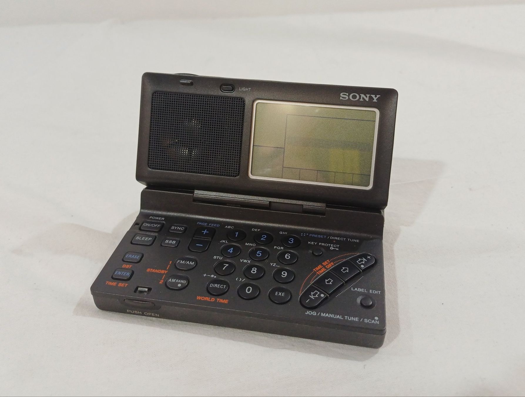 Sony Radio: Sony ICF-SW100S Weltempfänger – Usato da Luzern venduto da IG_Arbeit 4