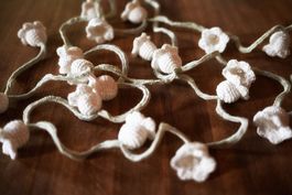 Gehäkelte Maiglöckchen Lichterkette