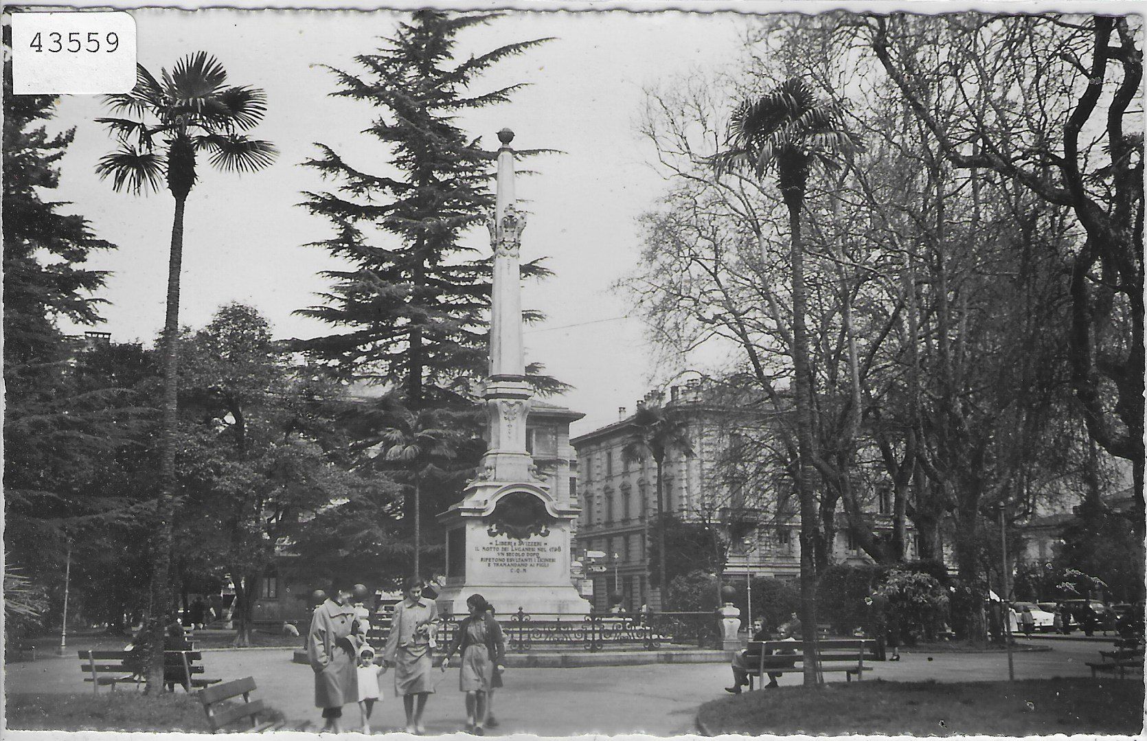 Cartoline postali: Lugano - Monumento dell' Indipendenza - animee – Usato da Ettingen venduto da Kartenplanet