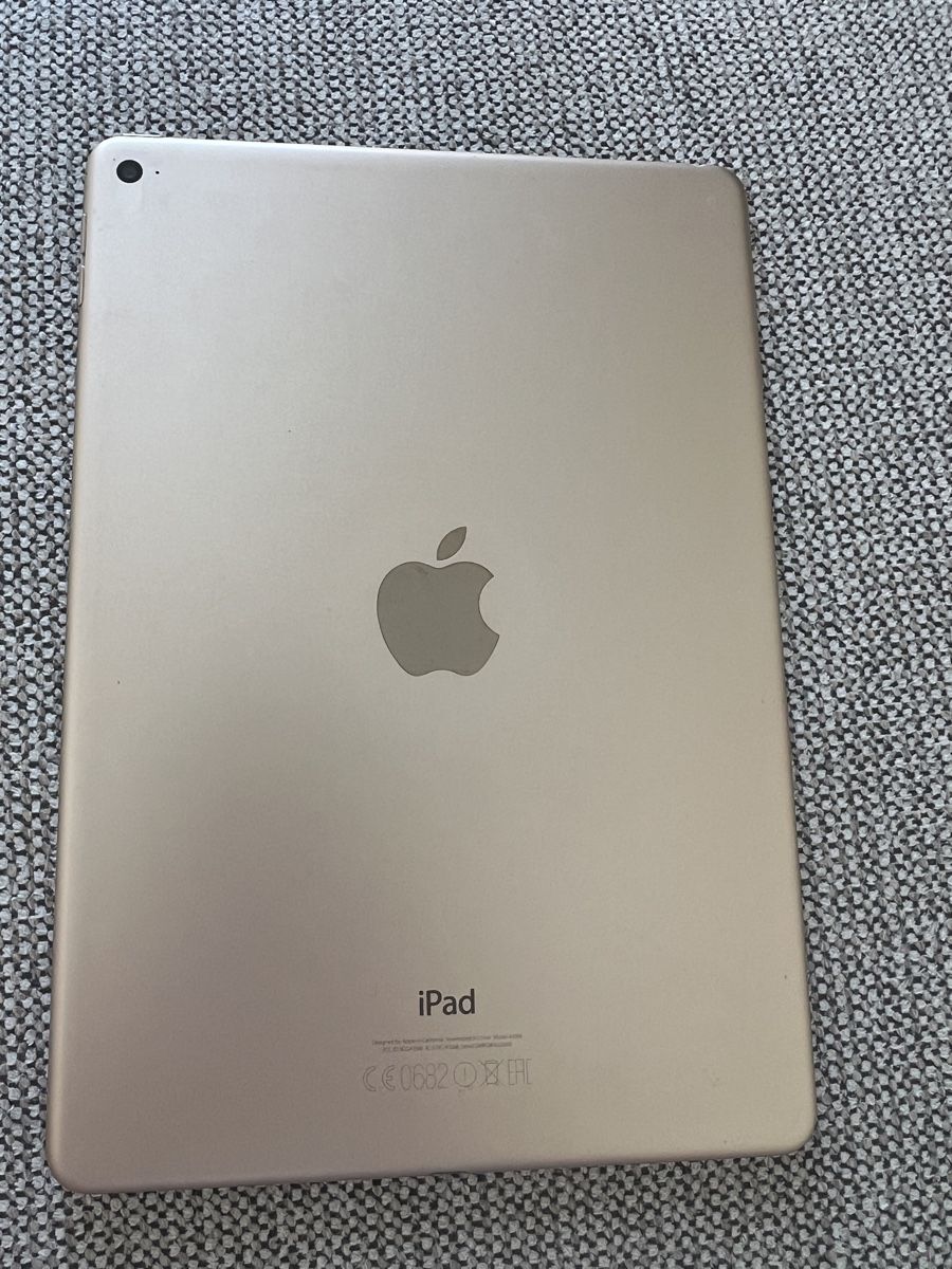 Apple Tablettes PC: Apple iPad Air 2 Gold 64 GB – D'occasion à St. Gallen par jil_d5rh 1