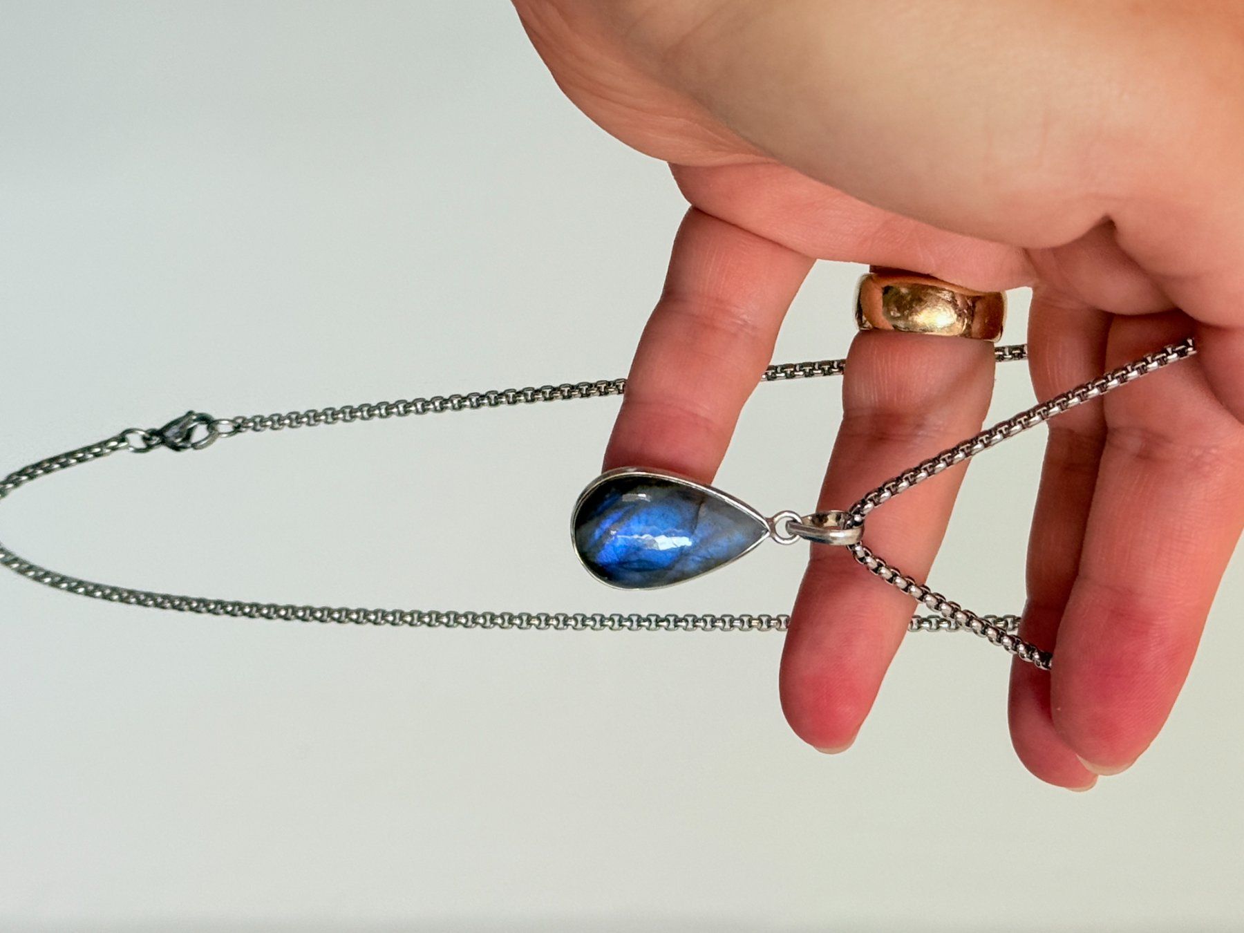Catenine: Fashionable labradorite necklace – Nuovo e nell'imballaggio originale da Genève venduto da AGBERG 5