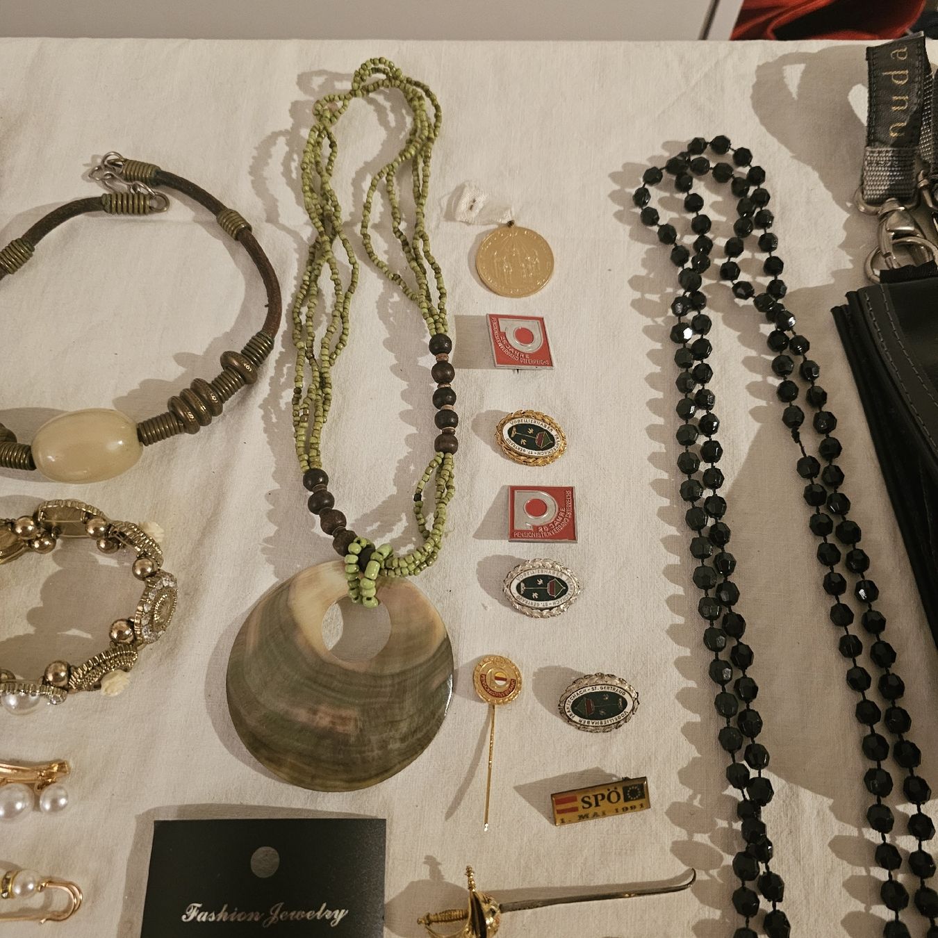 Altri gioielli: ENDET 85 teiligen schmuck lot diverses – Nuovo (secondo la descrizione) da wolfhalden venduto da 46464646 3