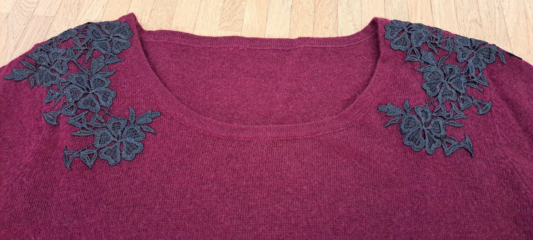 Pullover & Sweatshirts: Elégant pullover bordeau en angora et laine – Gebraucht aus Le Mont-sur-Lausanne von olatiu 1