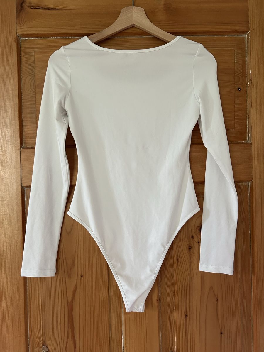 Shein T-shirt: Weisser Body mit langen Ärmeln, Grösse S – Usato da Frauenfeld venduto da jae_vs6j 1