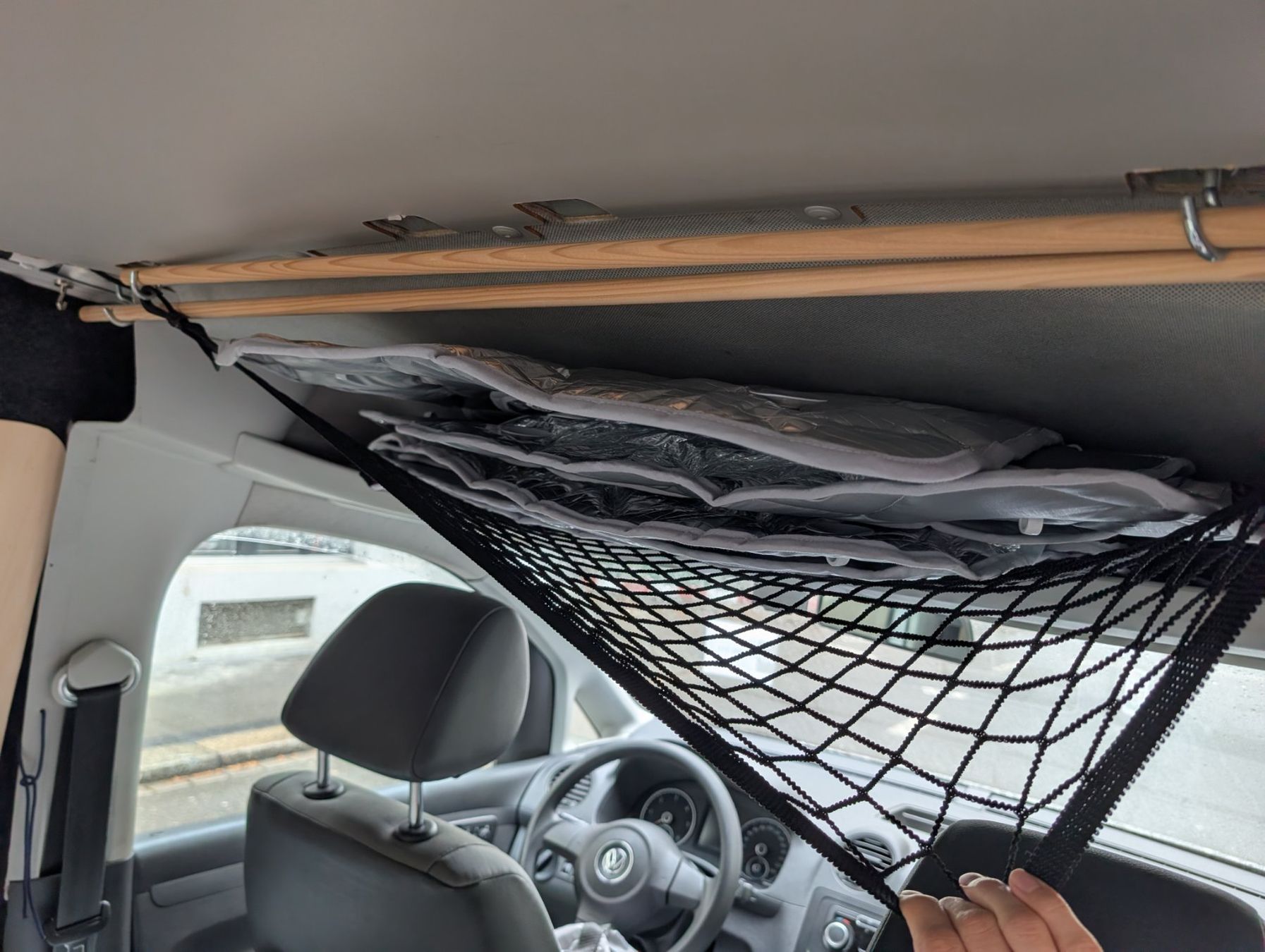 VW Camping Fahrzeuge: FRISCH AB MFK!Camper VW Caddy Maxi (Campingausbau,Campervan) – Gebraucht aus Zürich von hobbit87 7