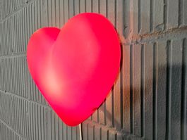 Ikea Smyla Heart-Lamp Herzlampe Anna Efverlund. Wandlampe