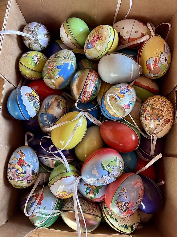 Tutte le decorazioni: Über 240 nostalgische Ostereier / Blecheier – Usato da Kirchberg SG venduto da Rapfunzel 2