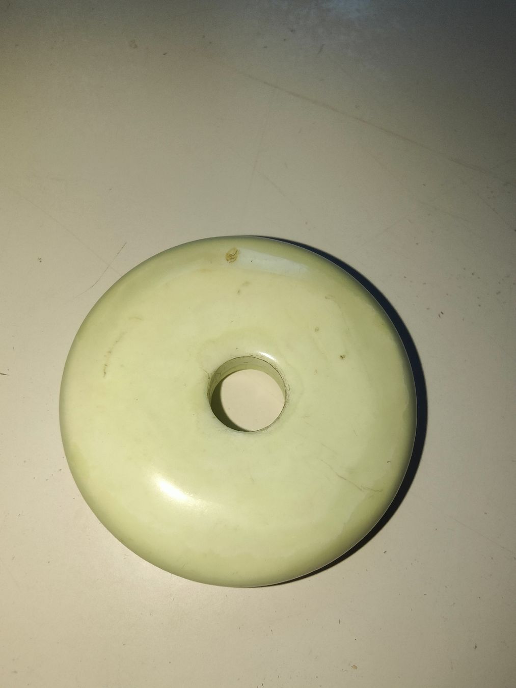 Ciondoli: Donut en pierre – Usato da Bernex venduto da Natalys