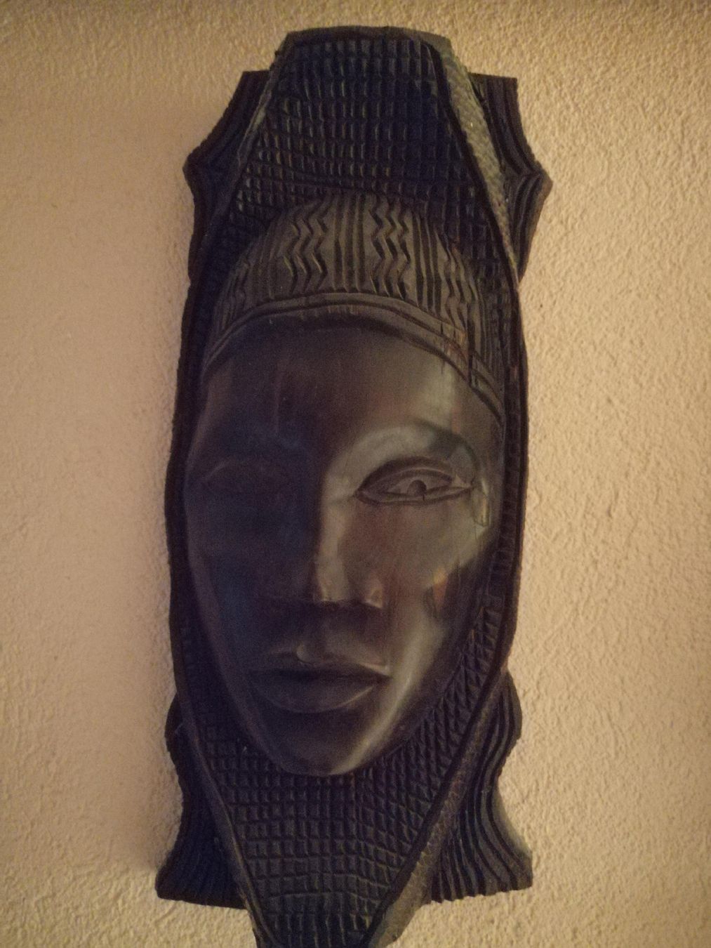 Autres antiquités ou arts: Masque Afrique bois massif  – D'occasion à Cheyres par Capitain 1