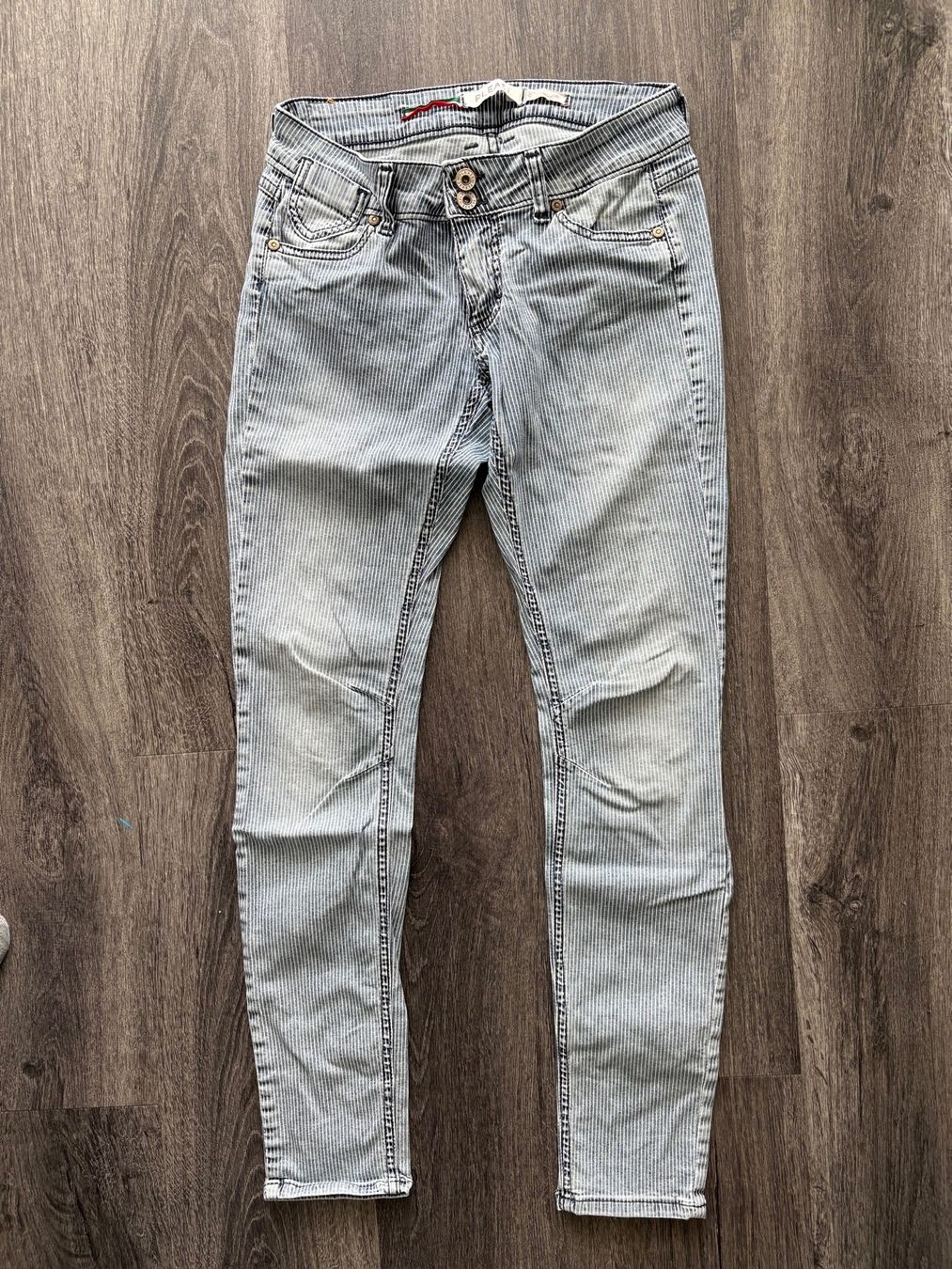 Please Jeans Jeans: Jean "PLEASE" taille XS – D'occasion à La Plaine par Biliblue